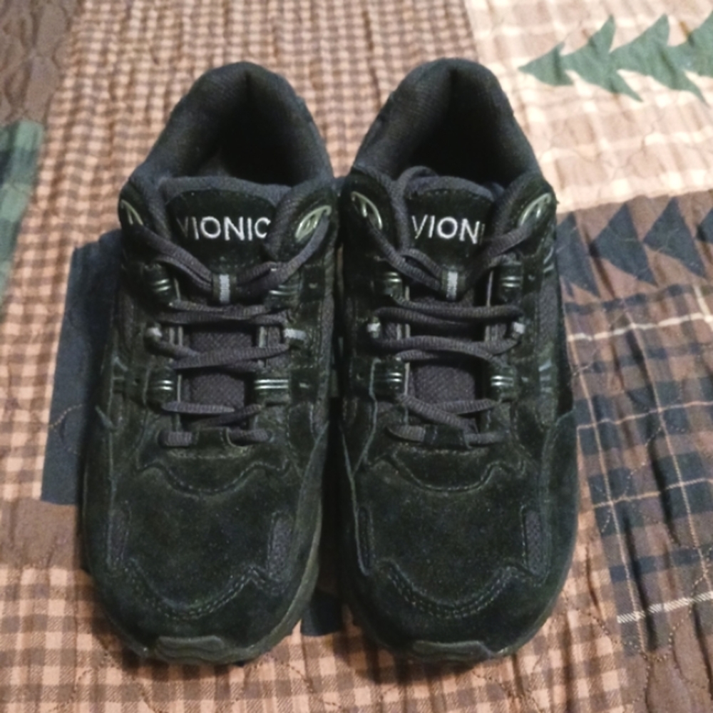 Vionic Women's Black Walking Shoes